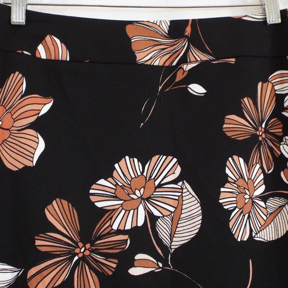 NWT Nine West Black Copper Floral Print Crepe Stretch Slim Pencil Skirt Size 6 - Picture 5 of 11